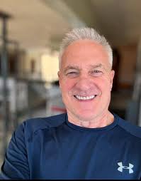 Hello, who wants to travel with me around the world🥰😘