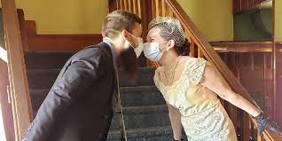 A marriage may not take place in new york state between an ancestor and descendant, siblings (full or half blood), an uncle and niece or nephew or an aunt and niece or nephew, regardless of whether or not these persons are legitimate or illegitimate offspring. Weddings Can Resume In Ny The Rules Include Socially Distanced Dancing