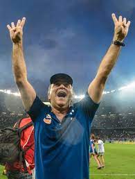 Promoted to the first team in 1972, he went on to play seven seasons for the club before joining botafogo in 1979. Marcelo De Oliveira Santos Cruzeiropedia A Historia Do Cruzeiro Esporte Clube