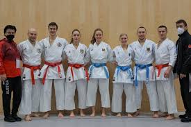 All kata have an embusen, or performance line. Kata Dreimal Platz Eins Und Viel Lob Fur Die Organisatoren Deutscher Karate Verband E V