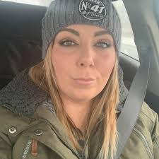 Juli Sullivan's Instagram, Twitter & Facebook