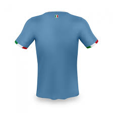 Uiteraard heeft dit voetbalshirt van de azzurri (de blauwen) de italia logo badge op de borst. Italie Thuis Fan Voetbalshirt Bedrukken 20