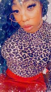 Selena Boyd's Instagram, Twitter & Facebook