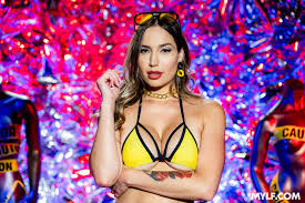 August Spotlight: Femme Fatal Desiree Dulce Will Make You Beg for It porn  🌶️ picture gallery - PornHat