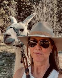 Beth Finke (@scarletdecorating) • Instagram photos and videos