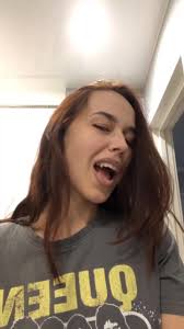 Melody (@melodybellom)