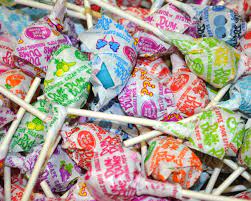 Up to sixteen flavors included in each pack including delicious fruity flavors like blu raspberry, fruit punch, . Dum Dums Lollipops Bulk 5 Lb Candy Favorites