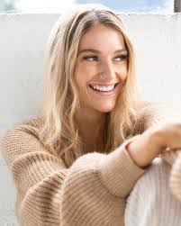 Laura Janvrin's Instagram, Twitter & Facebook