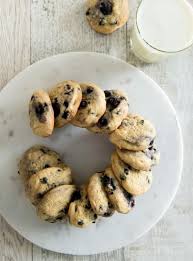 Galettes Au Miel Et Aux Bleuets Ricardo Recipe Sweet Recipes Desert Dessert Eat Dessert