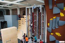 #ninjawarrior jour j pour la finale les meilleurs ninja warrior de france ne rêvent que de ça : Blast Une Nouvelle Salle De Parkour A Pantin Sortiraparis Com