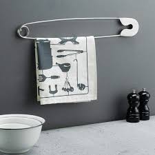 Le Porte Serviette En 40 Photos D Idees Pour Votre Salle De Bain Archzine Fr Porte Serviette Porte Serviette Mural Accessoire Maison
