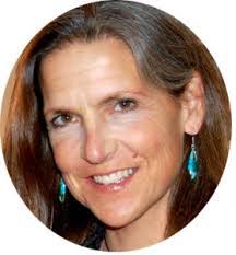 Andra Hansen's Instagram, Twitter & Facebook