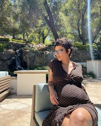 We did not find results for: Halsey Helps Raise Money For Other New Parents People Com