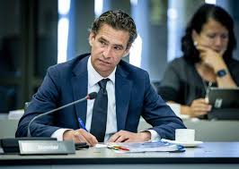 Minister stef blok (buitenlandse zaken) zal hem de komende tijd vervangen. Uhhdhgwzmmumrm