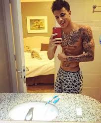 Avid fan of elvis, arnie & chuck. Tatuagens Do Mc Livinho Fotos Locais Significados