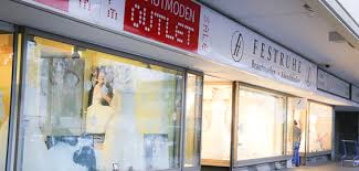 Je nach spezialist kann der artikel auf. Cinderella Brautmode Outlet Koeln De
