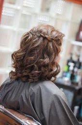 Beautiful woman with short hairstyle. 8th Grade Formal Hairstyles For Short Hair Formal Grade Hairstyles Hairstyl Grad Formal Hairstyles For Short Hair Formal Hairstyles Short Hair Styles