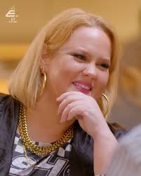 It's crunch time for the celebs as they need to choose who they're bringing  to the gala! 👀 Tune in to #CelebsGoDating tonight