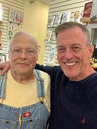 Awesome day here! Billy Gardell (of Bob♥️Abishola and Mike and Molly fame)  was in the house with his lovely wife and handsome son! They were enjoying  an afternoon in West Jefferson and