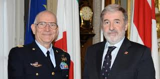 Tra i sottufficiali possiamo trovare cinque gradi di maresciallo: Il Sindaco Bucci Incontra Il Capo Di Stato Maggiore Dell Aeronautica Rosso Comune Di Genova Sito Istituzionale