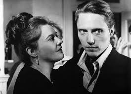 Do you remember this French Quarter character "The Lady with the Cross"?  Her name "Eloise Lopez Arollo Samakintos" was born in Columbia, South  America, and eventually ended up in the French Quarter.