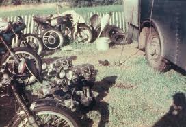 The Velobanjogent: Eric Hinton....the Velobanjogent remembers a friend and  a great rider from the "Continental Circus" and Australian motorcycle  racing.....