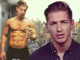 Sales assistant, chandlers, kawana waters from 1988 to 1989. New Bbc News Correspondent Has Viewers In Hot Bother As His Topless Pictures Give Poldark Competition Mirror Online