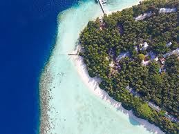 Status maladewa sebagai protektorat inggris secara resmi dicatat dalam perjanjian tahun 1887 di mana sultan menerima pengaruh inggris atas hubungan dan pertahanan eksternal maladewa. 15 Pulau Terbaik Di Maldives Yang Cocok Untuk Bulan Madu Western Rovers Tour Travel