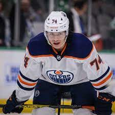 Lieutenant hank anderson is a human in detroit: Meet Edmonton Rookie Ethan Bear From Ochapowace To The Oilers The Hockey News On Sports Illustrated