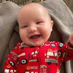 Carrie Newbold's Instagram, Twitter & Facebook