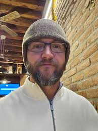 Is it just my phone? Photos not showing