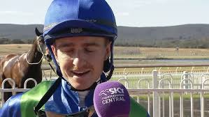 Dylan Dunn is set to make his long-awaited return to the saddle, with the  28-year-old licensed trainer preparing for his first race ride in almost  four years 😲💪 👇