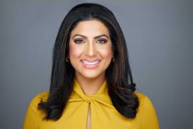 Tracy (@FindYourDazzle)