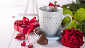 Тогда молодые люди начали дарить друг другу красивые самодельные открытки в форме с днем святого валентина всех любимых и любящих людей! Pozdravleniya S Dnem Svyatogo Valentina Otkrytki Kartinki Gif