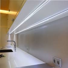 La popularización de los leds puso en jaque al resto de fuentes de luz en general, para cocinar y manipular los alimentos se recomienda optar por una luz más fría, mientras. Aprende A Iluminar Tu Casa Con Tiras Led Blog De Iluminacion De Lamparas Es
