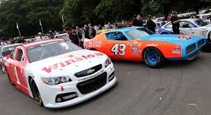 ¡templa un motor nascar, acelera en un vehículo f1, y pasa como una llamarada a través de pistas de ciudad en uno de nuestros muchos juegos de carros de tenemos toda clase de corredores, que incluyen nascar, f1, rally, y legal de calle. Top 10 Curiosidades De Nascar Que No Conocias Autoproyecto