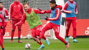 In der niederländischen liga ist ajax rekordmeister, titelverteidiger und momentan tabellenführer. Eriksen Training With Ajax Reserves Ahead Of Brentford Move Real Madrid