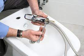 I servizi che offre il nostro idraulico per aziende e privati: Impianto Idraulico Bagno Costi Preventivi E Consigli Tirichiamo It