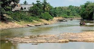 A plaque stands in the middle of the bridge, presumably the official geographical border between malaysia and. Rantaupanjang Sungai Golok Makin Surut Sungai Golok