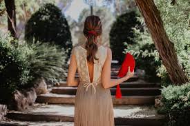 В blogger от октомври 2010 г. Look De Invitada De Manana Flecos Dorados Invitada Perfecta