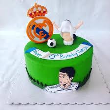 Juventus star was presented with a 'cr7' birthday cake (image: Cristiano Ronaldo Cake Cake By Skoria Sabac Cakesdecor