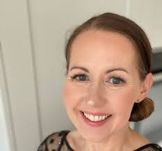 Sarah Eaves's Instagram, Twitter & Facebook