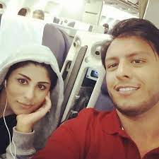 عملت الفنانة زارا البلوشي بالاعلان لمتابعينها عن زواجها من المخرج السعودي سمير عارف وايضا اشارت زارا عبر الردود للمتابعين في التويتر عن انفصالها عن زوجها وذالك بالرد على احدى المغردين والذين غردوا ذات الجنسية السعودية وايضا اشارت على انها لن تطالب بالجنسية. Ù…Ù† Ù‡Ùˆ Ø²ÙˆØ¬ Ø²Ø§Ø±Ø§ Ø§Ù„Ø¨Ù„ÙˆØ´ÙŠ