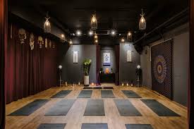 Let's get together for free yoga in our neighborhood. Itaewon Businesses Promote Positivity With Challenge