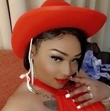 Hay don't judge me, judge yo mama I got bills to pay 😂🤷🏽 😭😂 taking it  back to the hot spot days Dorothy Murphy Tieriel Washington Bonnie Robinson  Tasha Washington 🤣🤣 William Turner