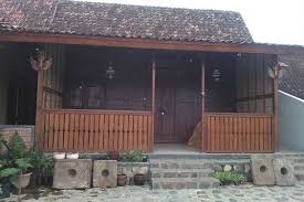 Salah satunya adalah rumah adat jawa timur yang hingga saat ini masih dijumpai di beberapa daerah. 25 Inspirasi Gambar Desain Rumah Adat Jawa Timur Dan Penjelasannya