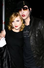 Ashley morgan smithline, quien mantuvo una relación de 2 años con el cantante marilyn manson, aseguró que fue víctima de abusos físicos y sexuales. Vrdmvul5r0y9em