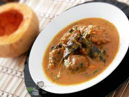 Ki zuba ruwanki cikin tukunya su tafasa,sai kiwanke shinkafarki kizuba cikin tukunya,saiki bar tuwon saiya dahu.sai miyarki ki tafasa namanki,inya tafasa sai kixuba manki kisoya saiki saka niqaqqen kayan miyarki kisoyasu tareda namanki,kizuba ruwa kofi daya,kisaka kayan maginki kibari su tafasa ki zuba alayyahunki da kabewa ki barsu su dahu. Miyan Taushe Nigerian Pumpkin Soup Nigerian Food Tv