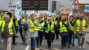 Sie sagt aber nicht, an welchen flughäfen wann gestreikt wird. Schlichtung Moglich Streik Bei Lufthansa Beendet