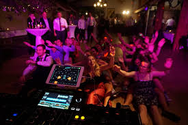 Eine unvergessliche hochzeitsfeier für sie und ihre gäste! Top Hochzeits Dj Weeze